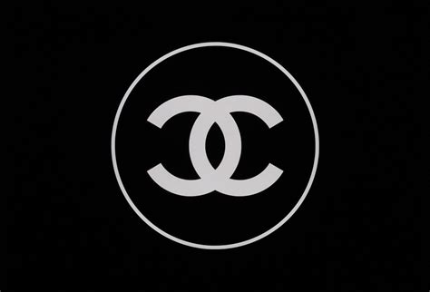 c with a circle coco chanel is this real|2 c's in the Chanel.